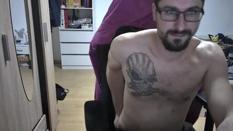 Snapshot of dan_the_man405 chatting on 03-06-25, 07:21 King Dan online show from 03-06-25, 07:21