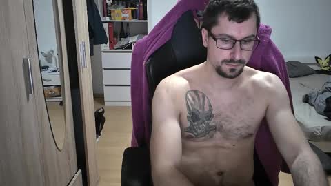 Snapshot of dan_the_man405 chatting on 03-10-25, 07:07 King Dan online show from 03-10-25, 07:07