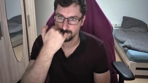 Snapshot of dan_the_man405 chatting on 09-08-25, 06:29 King Dan online show from 09-08-25, 06:29