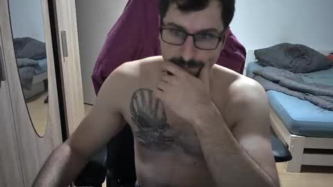 Snapshot of dan_the_man405 chatting on 09-16-25, 07:15 King Dan online show from 09-16-25, 07:15