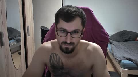 Snapshot of dan_the_man405 chatting on 09-24-25, 07:06 King Dan online show from 09-24-25, 07:06