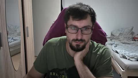 Snapshot of dan_the_man405 chatting on 09-26-25, 07:40 King Dan online show from 09-26-25, 07:40