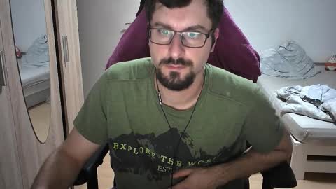 Snapshot of dan_the_man405 chatting on 10-02-25, 08:05 King Dan online show from 10-02-25, 08:05