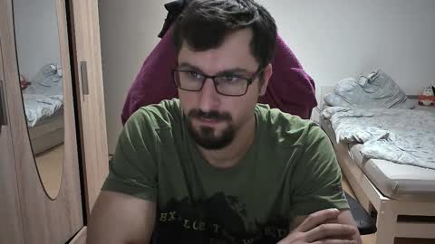 Snapshot of dan_the_man405 chatting on 10-03-25, 07:44 King Dan online show from 10-03-25, 07:44