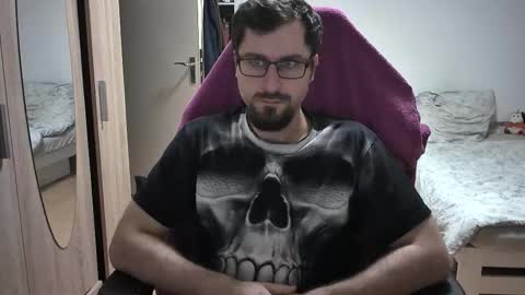 Snapshot of dan_the_man405 chatting on 10-07-25, 07:00 King Dan online show from 10-07-25, 07:00