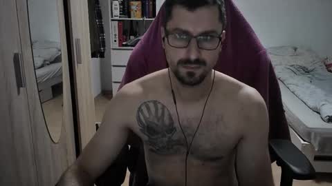 Snapshot of dan_the_man405 chatting on 10-18-25, 07:14 King Dan online show from 10-18-25, 07:14