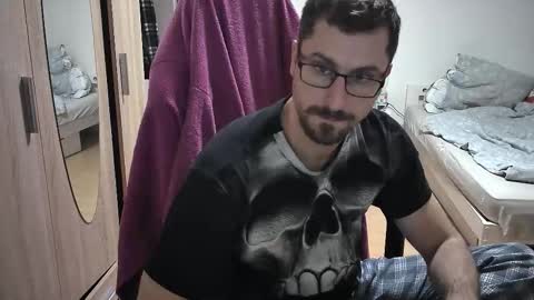 Snapshot of dan_the_man405 chatting on 10-19-25, 06:41 King Dan online show from 10-19-25, 06:41