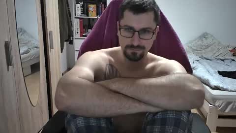 Snapshot of dan_the_man405 chatting on 10-21-25, 07:03 King Dan online show from 10-21-25, 07:03