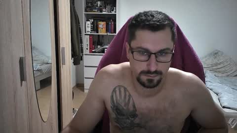 Snapshot of dan_the_man405 chatting on 10-22-25, 07:13 King Dan online show from 10-22-25, 07:13