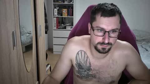 Snapshot of dan_the_man405 chatting on 10-24-25, 06:48 King Dan online show from 10-24-25, 06:48