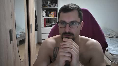 Snapshot of dan_the_man405 chatting on 10-25-25, 06:57 King Dan online show from 10-25-25, 06:57