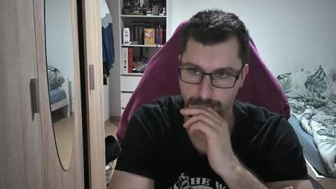 Snapshot of dan_the_man405 chatting on 10-30-25, 07:58 King Dan online show from 10-30-25, 07:58