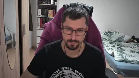 Snapshot of dan_the_man405 chatting on 11-02-25, 08:44 King Dan online show from 11-02-25, 08:44