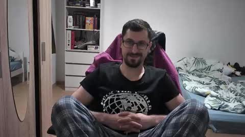 Snapshot of dan_the_man405 chatting on 11-03-25, 07:37 King Dan online show from 11-03-25, 07:37