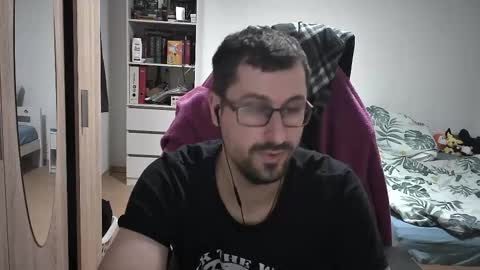 Snapshot of dan_the_man405 chatting on 11-04-25, 08:19 King Dan online show from 11-04-25, 08:19