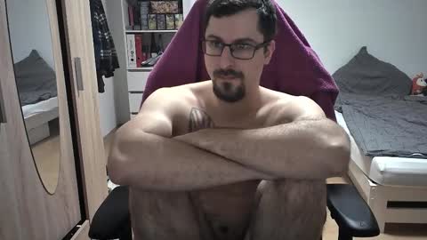 Snapshot of dan_the_man405 chatting on 12-04-25, 07:44 King Dan online show from 12-04-25, 07:44