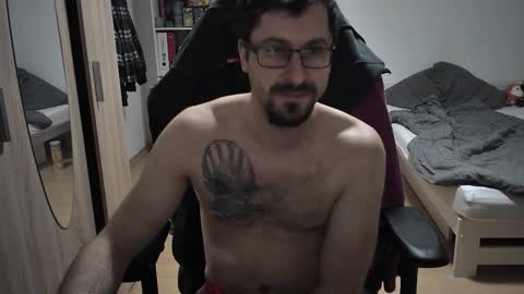 Snapshot of dan_the_man405 chatting on 12-18-25, 07:53 King Dan online show from 12-18-25, 07:53