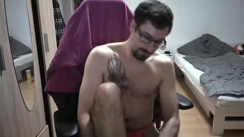 Snapshot of dan_the_man405 chatting on 12-20-25, 08:05 King Dan online show from 12-20-25, 08:05