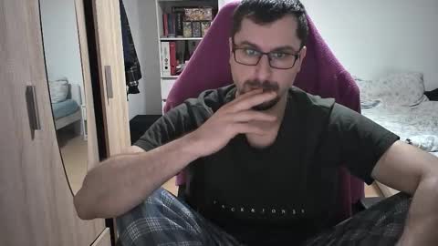 Snapshot of dan_the_man405 chatting on 02-03-26, 07:52 King Dan online show from 02-03-26, 07:52