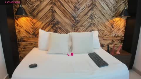 D A N A  online show from 04-24-26, 07:27