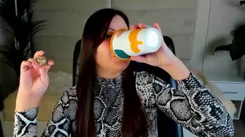 Dana Dom online show from 11-23-25, 02:00