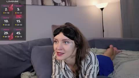 Snapshot of danaaddams chatting on 10-31-25, 07:48 danaaddams online show from 10-31-25, 07:48