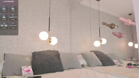    online show from 04-24-26, 08:33