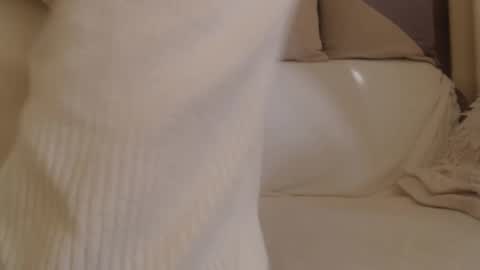 Snapshot of danaperfect chatting on 11-25-25, 10:48 Daniella online show from 11-25-25, 10:48