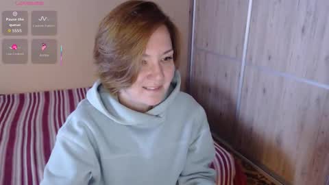 Snapshot of danbie_leen chatting on 10-16-25, 10:05 danbie_leen online show from 10-16-25, 10:05