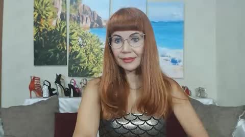 Snapshot of danceglory chatting on 09-14-25, 05:17 Danceglory online show from 09-14-25, 05:17