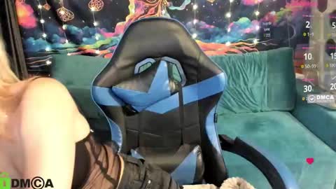 dances_queen online show from 03-24-26, 08:19