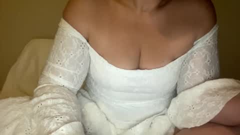 Snapshot of danerm5 chatting on 05-10-26, 06:18 Rosalia online show from 05-10-26, 06:18