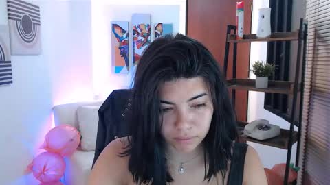 Veronica online show from 11-24-25, 11:21