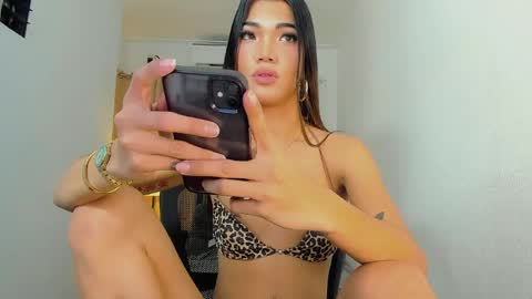 STEPHANIE online show from 06-04-26, 10:38