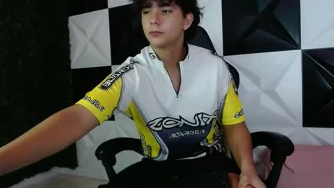 Snapshot of dani_cumboy chatting on 12-19-24, 05:07 dani_cumboy online show from 12-19-24, 05:07