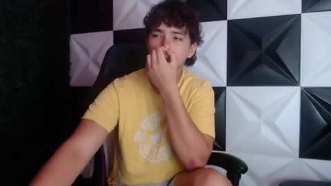Snapshot of dani_cumboy chatting on 01-05-25, 01:35 dani_cumboy online show from 01-05-25, 01:35