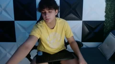 Snapshot of dani_cumboy chatting on 01-24-25, 06:14 dani_cumboy online show from 01-24-25, 06:14