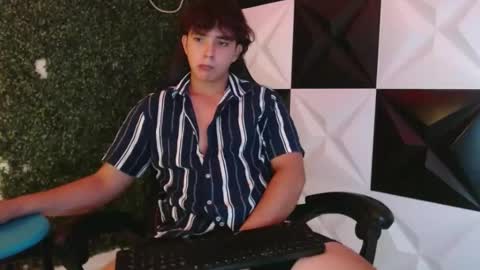 Snapshot of dani_cumboy chatting on 02-15-25, 03:31 dani_cumboy online show from 02-15-25, 03:31
