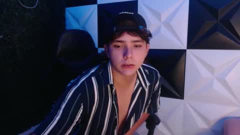 Snapshot of dani_cumboy chatting on 02-25-25, 03:20 dani_cumboy online show from 02-25-25, 03:20