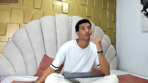 Snapshot of dani_dick_ chatting on 10-21-25, 02:23 Daniel online show from 10-21-25, 02:23