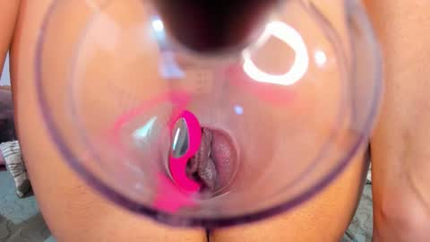 Snapshot of dania_wi chatting on 03-11-26, 04:18 DANIA online show from 03-11-26, 04:18