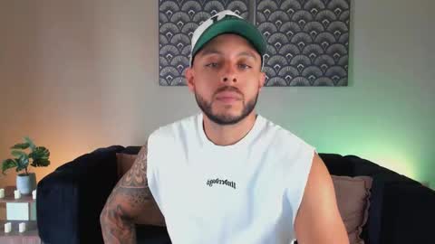 Snapshot of daniel_kingxxx chatting on 03-10-26, 01:05 daniel_kingxxx online show from 03-10-26, 01:05