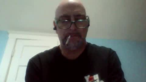 Snapshot of daniel_lbc chatting on 10-17-25, 02:19 Daniel online show from 10-17-25, 02:19