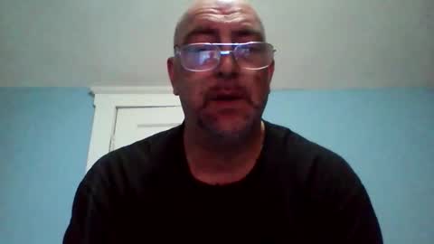 Snapshot of daniel_lbc chatting on 10-23-25, 01:10 Daniel online show from 10-23-25, 01:10