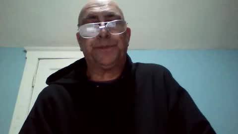 Snapshot of daniel_lbc chatting on 11-10-25, 04:11 Daniel online show from 11-10-25, 04:11