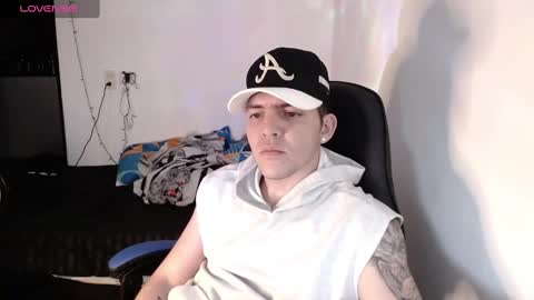 Snapshot of daniel_vargas5 chatting on 12-18-24, 01:48 Daniel online show from 12-18-24, 01:48