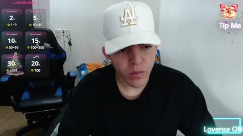 Snapshot of daniel_vargas5 chatting on 12-20-24, 02:41 Daniel online show from 12-20-24, 02:41