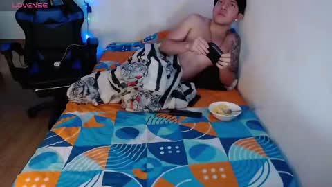 Snapshot of daniel_vargas5 chatting on 12-22-24, 09:33 Daniel online show from 12-22-24, 09:33