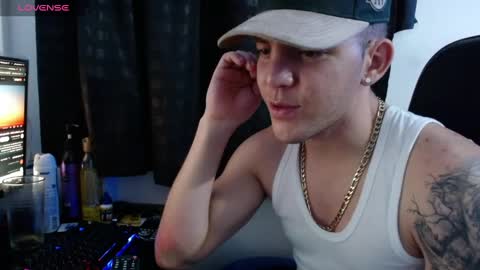 Snapshot of daniel_vargas5 chatting on 01-11-25, 05:20 Daniel online show from 01-11-25, 05:20