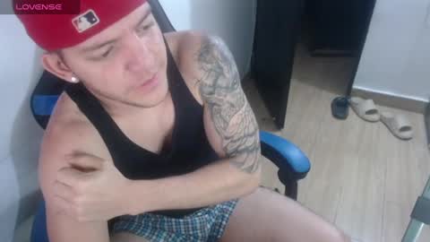 Snapshot of daniel_vargas5 chatting on 01-16-25, 08:22 Daniel online show from 01-16-25, 08:22